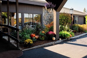 Vista frontal de la propiedad