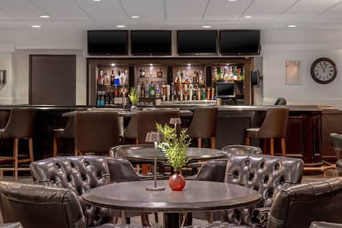 2 Restaurants, Frühstück, Mittagessen, Abendessen, amerikanische Küche