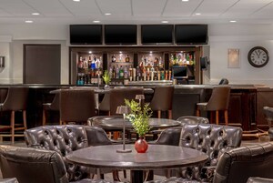 2 restaurants, breakfast, lunch, dinner served; American cuisine