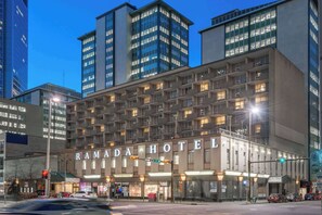 Exterior - Ramada Plaza by Wyndham Calgary Downtown (Calgary)