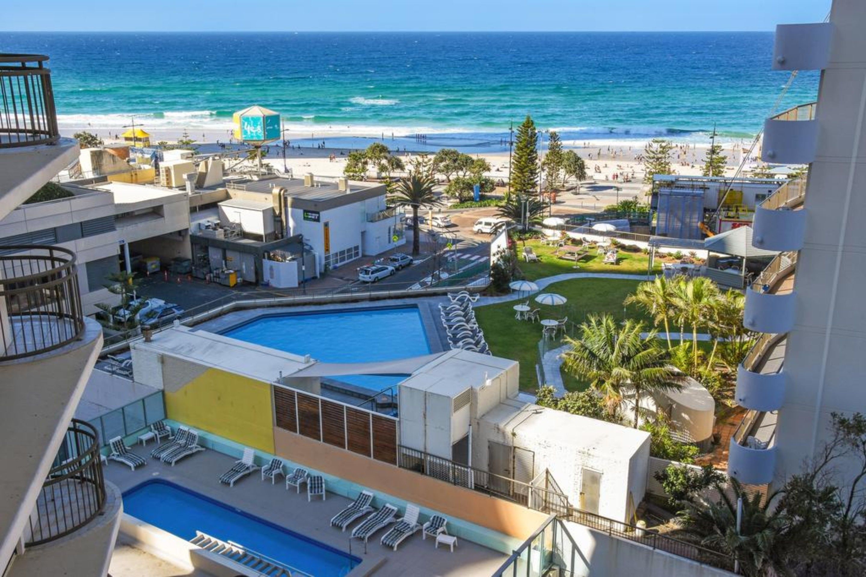 Beachcomber Surfers Paradise — image 15