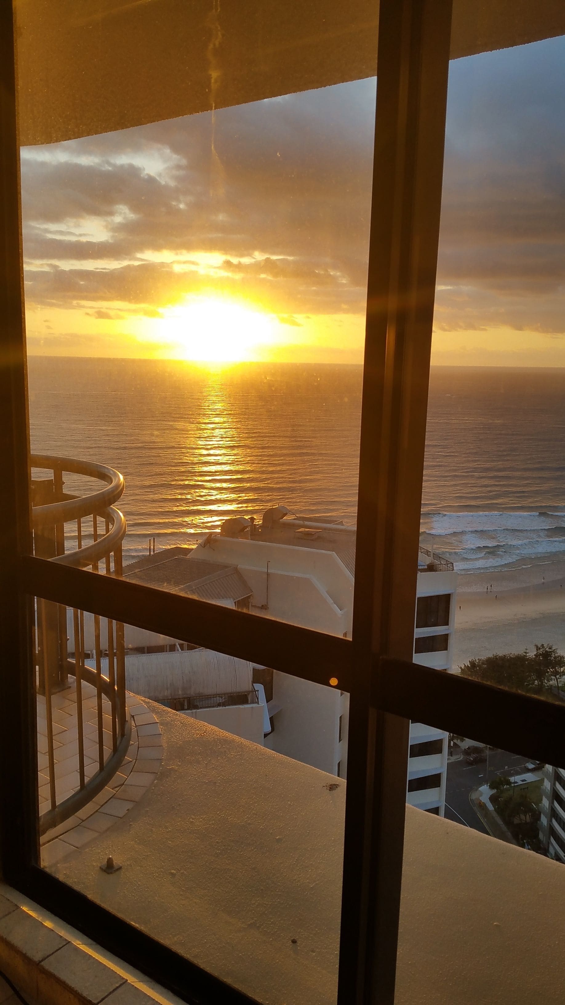 Beachcomber Surfers Paradise — image 7
