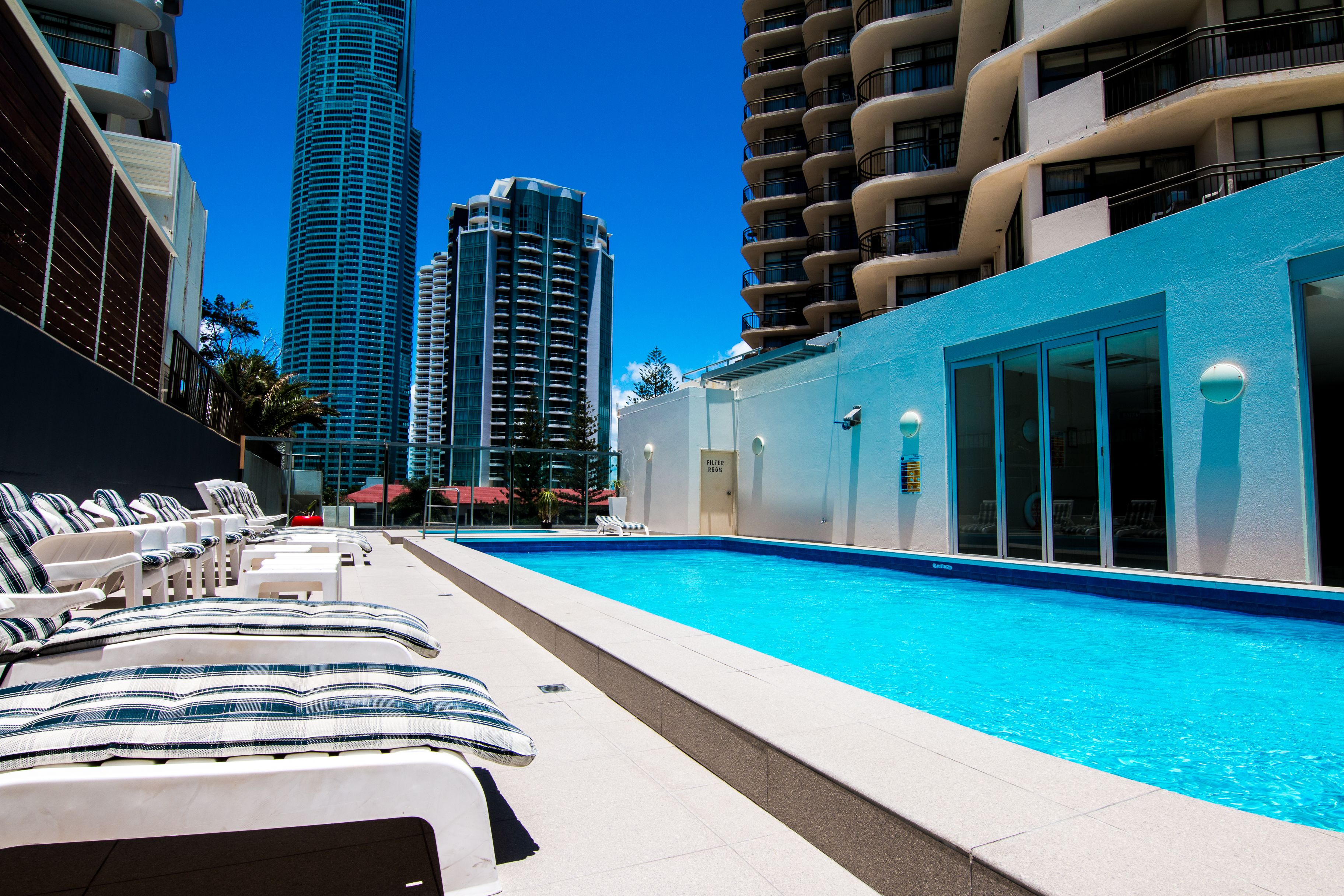 Beachcomber Surfers Paradise — image 3