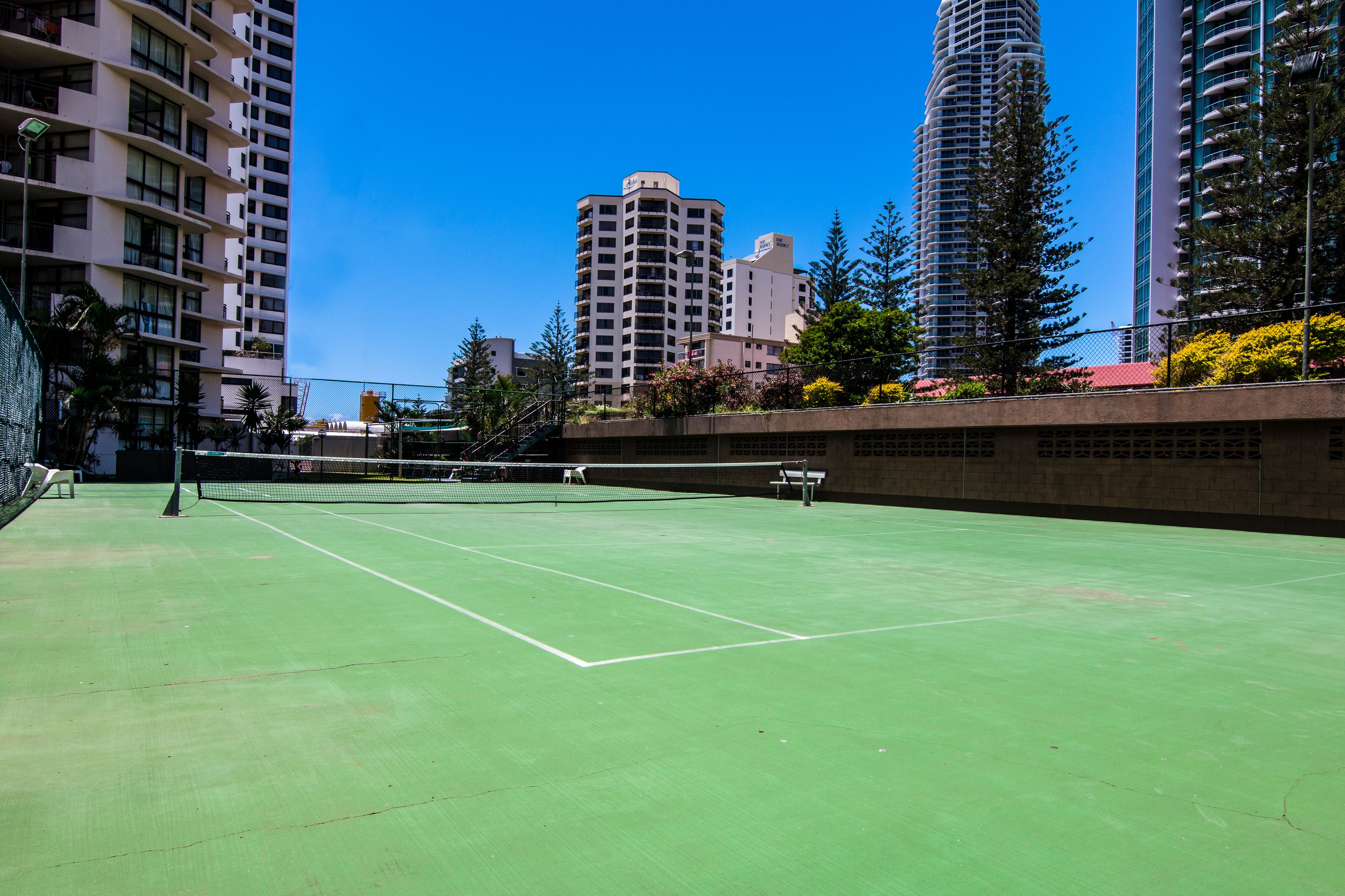 Beachcomber Surfers Paradise — image 24