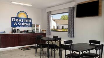 Free daily continental breakfast