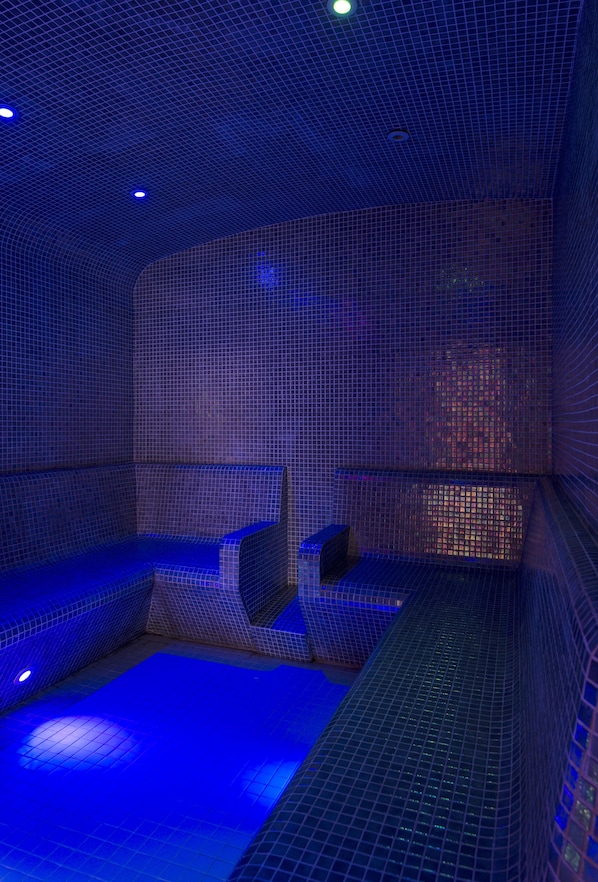 Couples treatment room(s), body treatments, body wraps, body scrubs