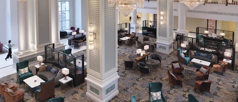 2 restoran, melayani makan siang, makan malam; sajian masakan Cina