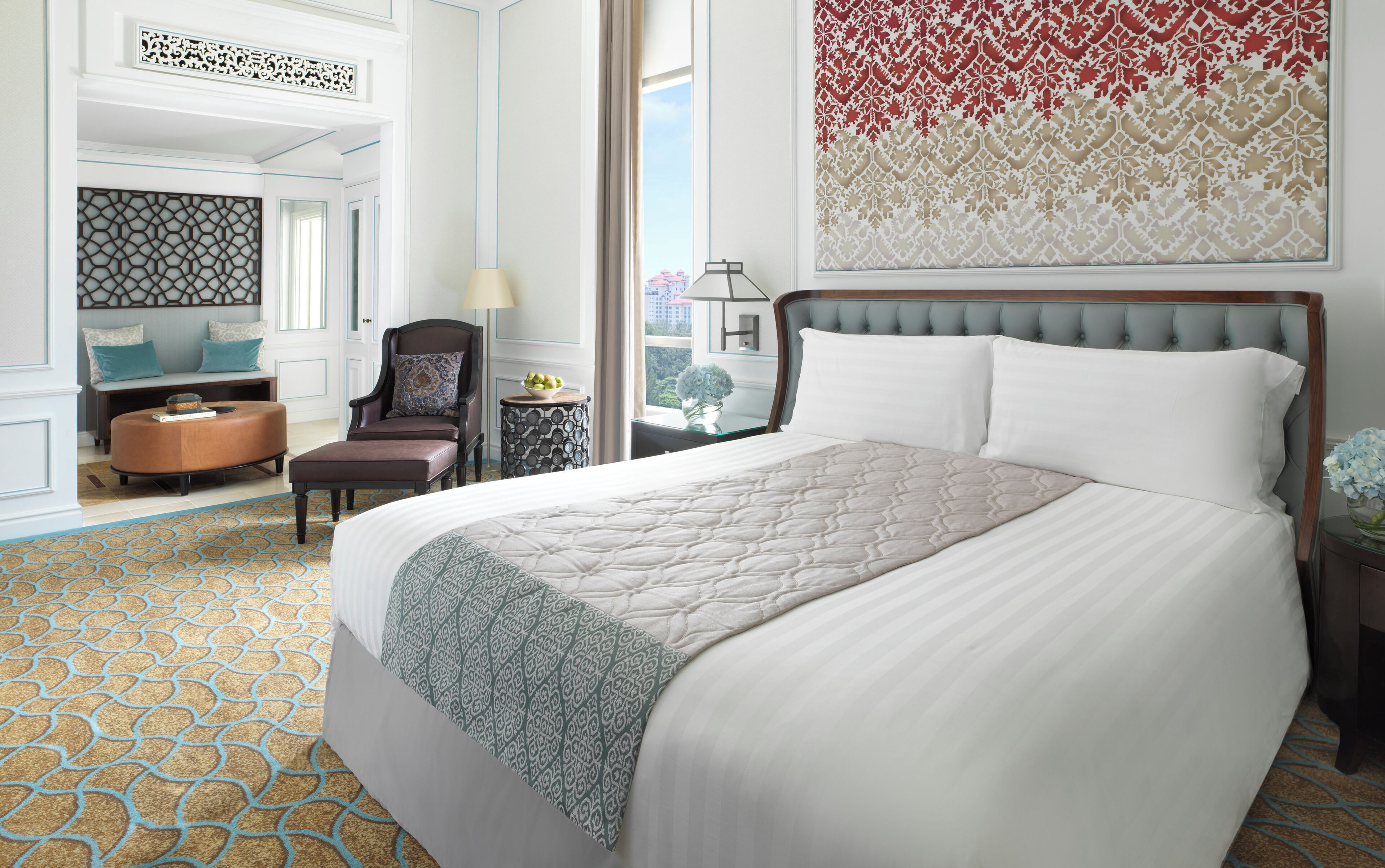 Club Suite, 1 Bedroom | Minibar, in-room safe, desk, laptop workspace