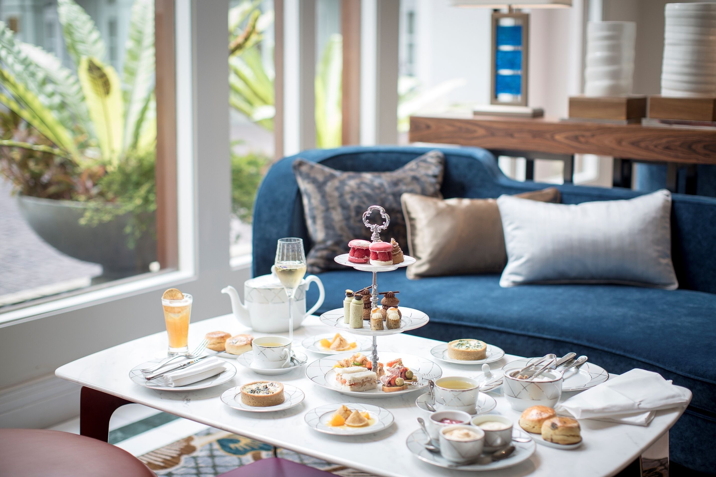 2 restaurants, lunch, dinner served; Chinese cuisine 