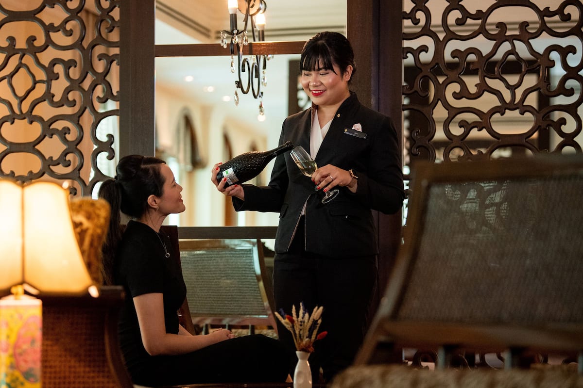 Minibar, coffres-forts dans les chambres, bureau