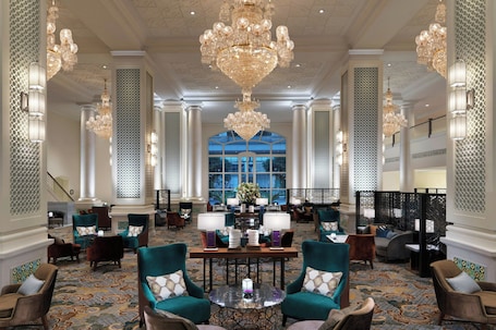 Serves lunch, dinner and happy hour. Frasers House, a Luxury Collection Hotel, Singapore