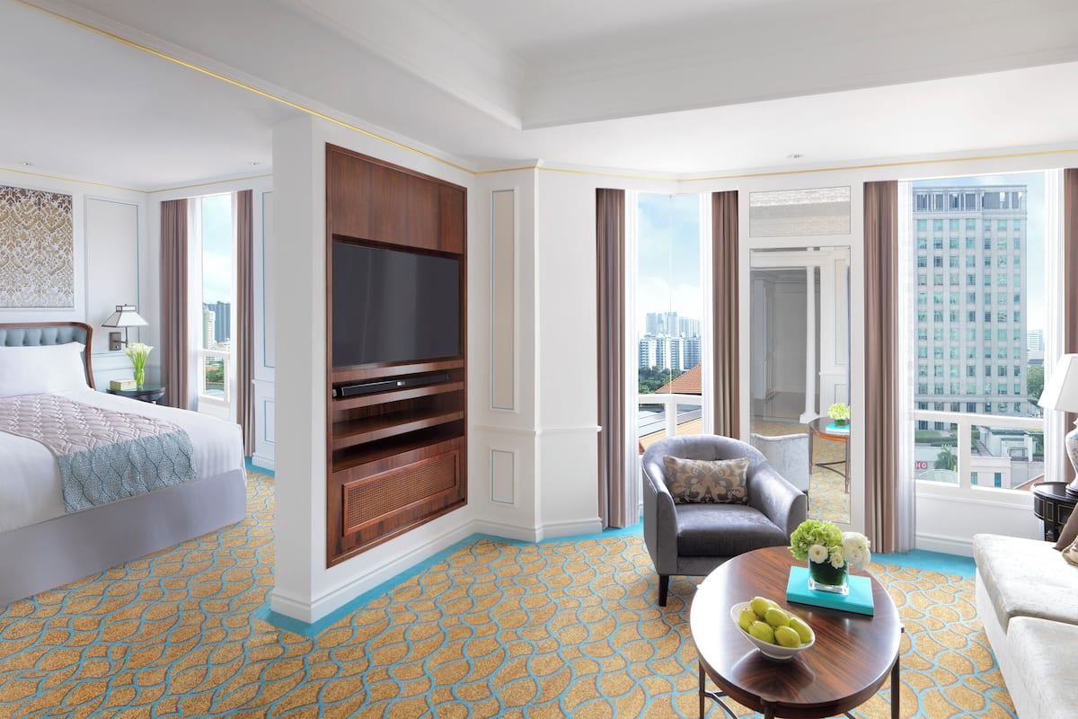 Minibar, in-room safe, desk, laptop workspace