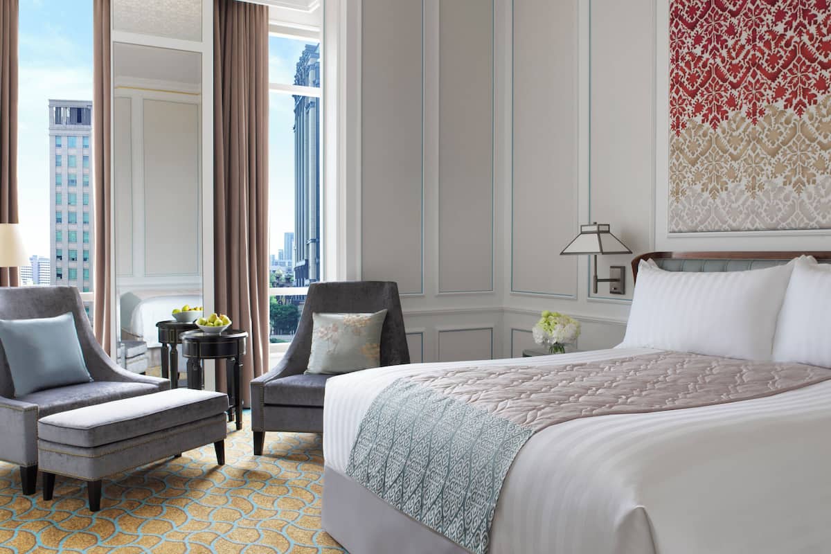 Premier Suite, 1 Bedroom | Minibar, in-room safe, desk, laptop workspace