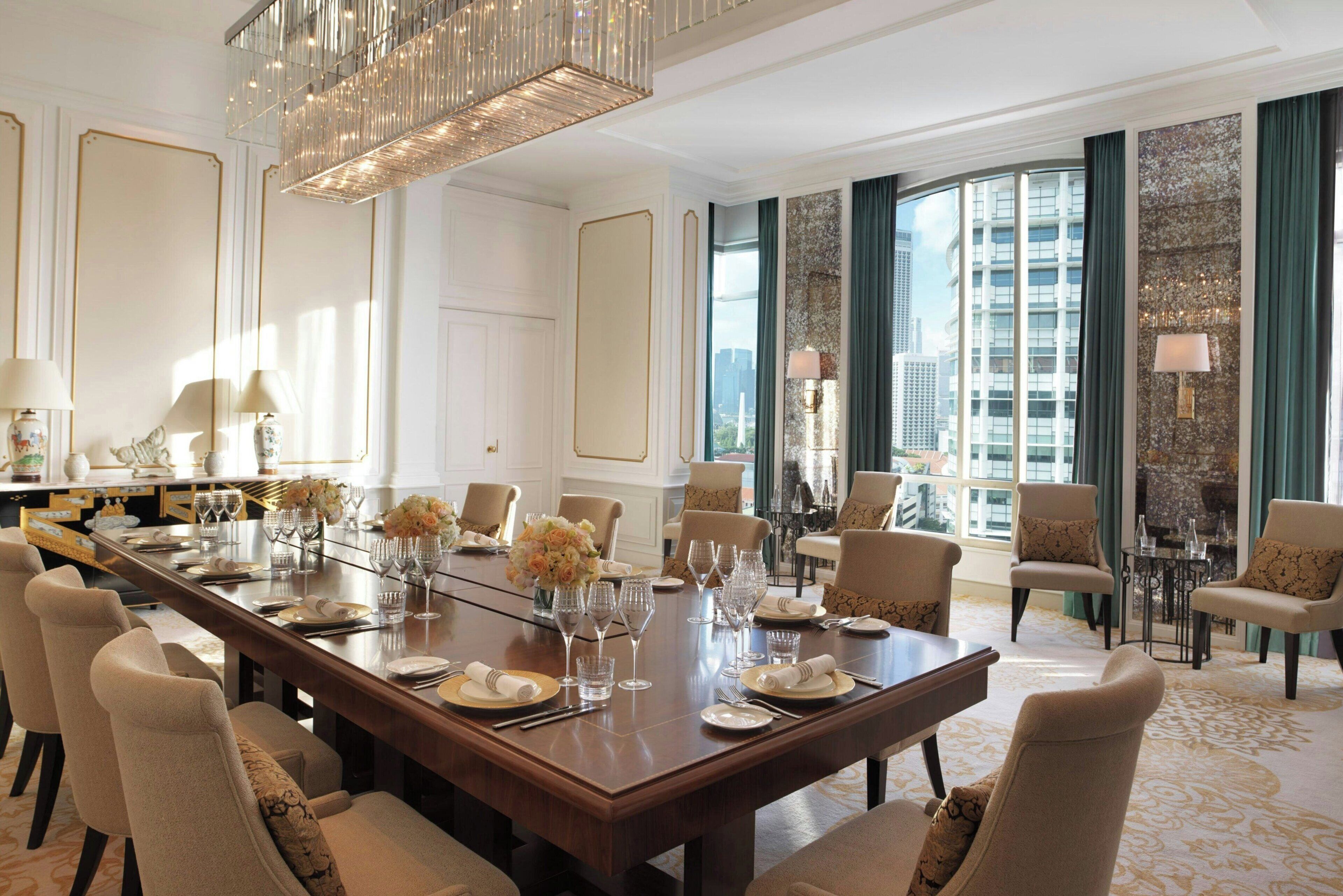 Presidential Suite, 1 Bedroom Suite, 1 King (Club Lounge Access) | Minibar, caja fuerte, escritorio y espacio para trabajar con un portátil