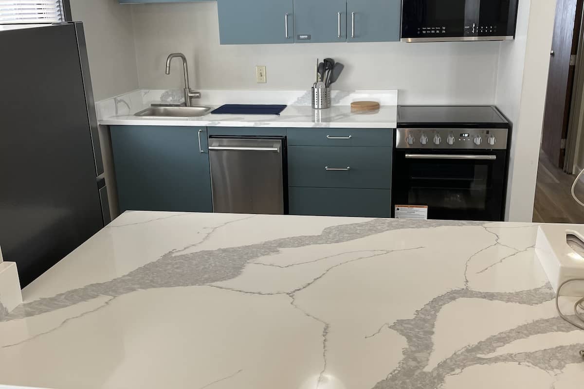 efficiency, room, 1 queen bed, non smoking | private kitchen | fridge, microwave, coffee/tea maker