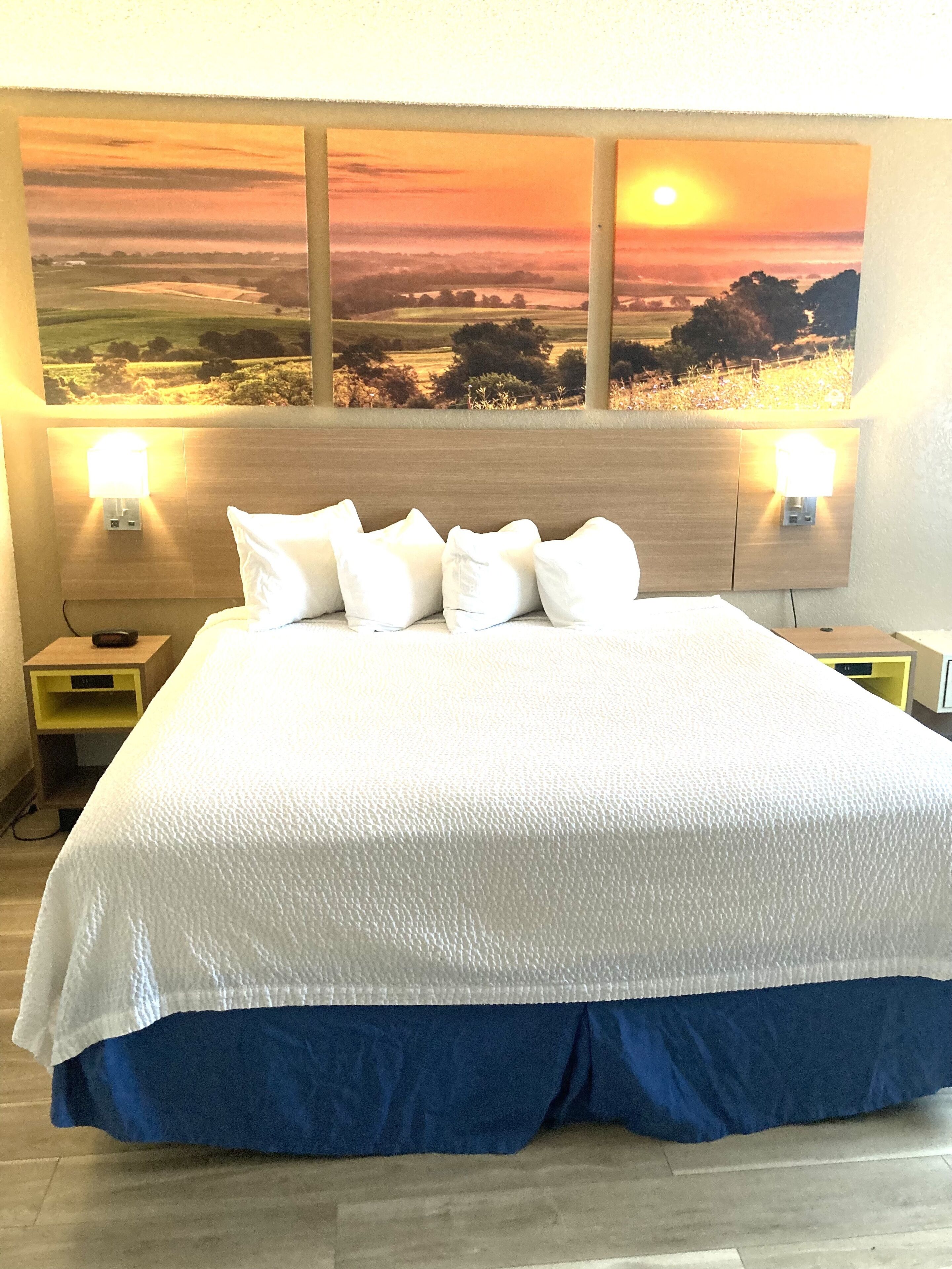 suite, 1 king bed with sofa bed, non smoking | desk, blackout curtains, soundproofing, iron/ironing board