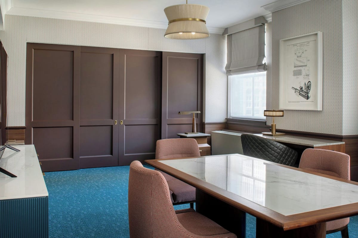 Room, 1 Bedroom | Premium bedding, in-room safe, desk, laptop workspace