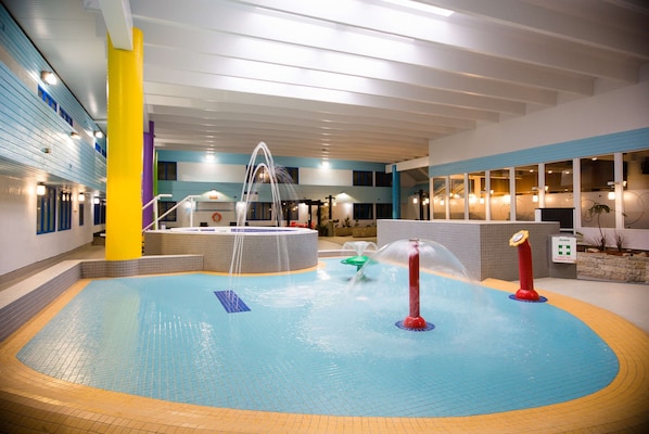 2 indoor pools