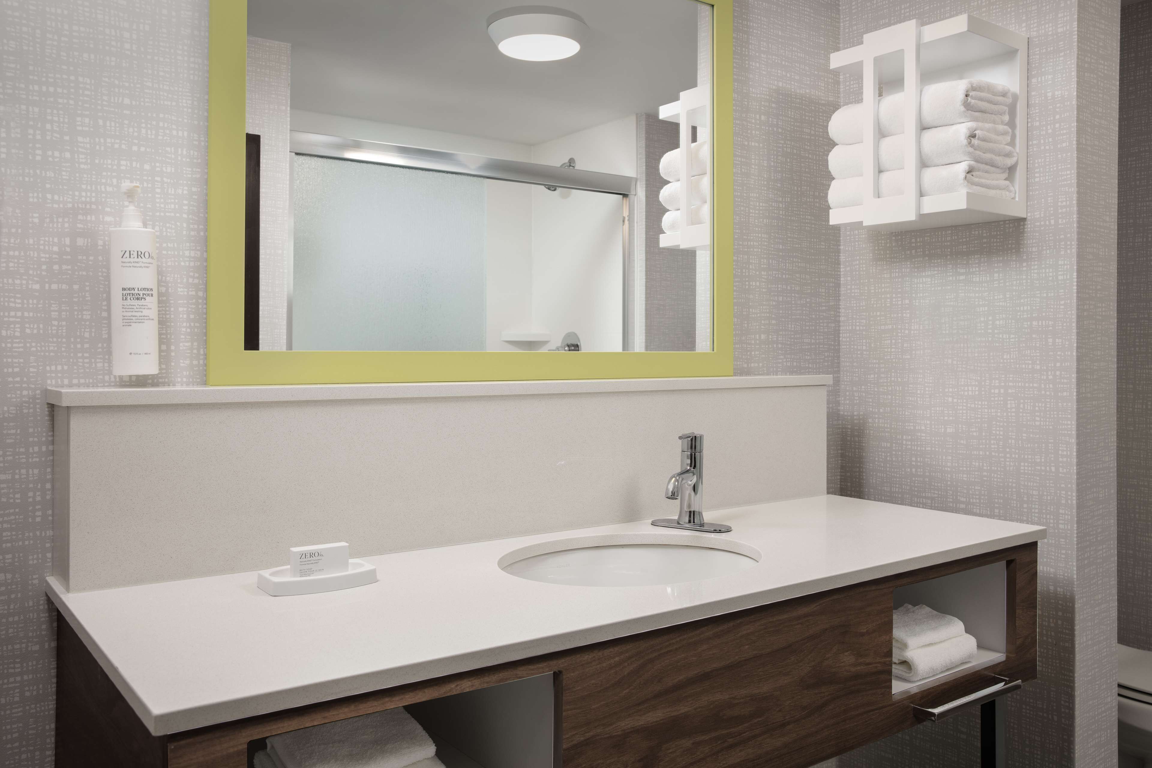 combined shower/bathtub, free toiletries, hair dryer, towels