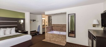 Baymont by Wyndham Louisville South I 65