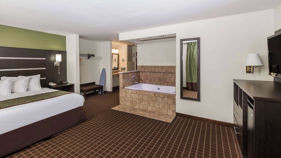 Baymont by Wyndham Louisville South I 65