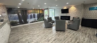 Clarion Pointe - Greensboro Coliseum Area