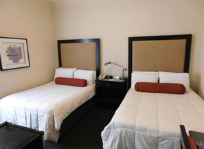 Deluxe Double Room, 2 Double Beds - Washington Inn (Oakland)