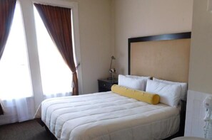 Deluxe Suite, 1 King Bed | View from room - Washington Inn (Oakland)