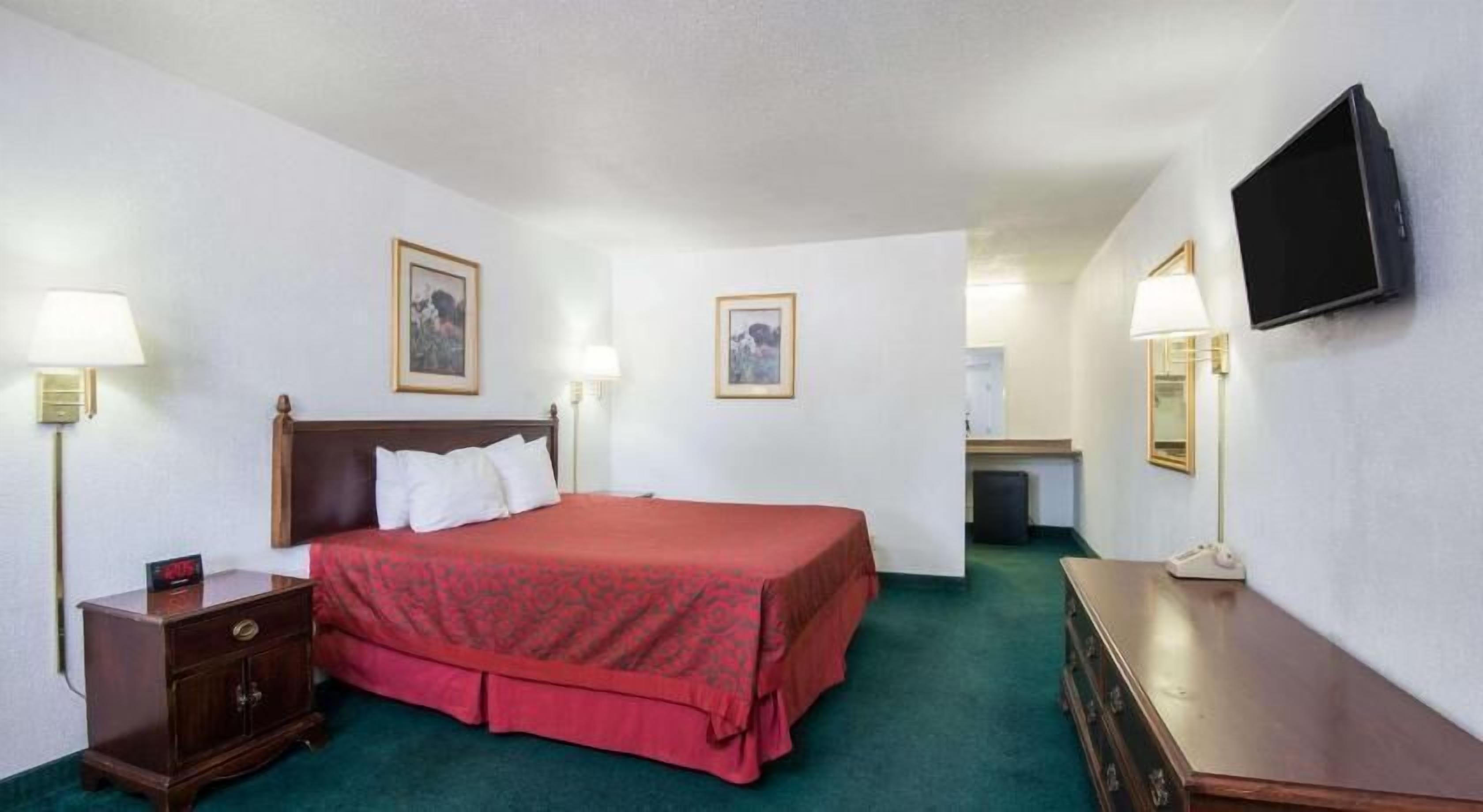 Free cribs/infant beds, rollaway beds, free WiFi, bed sheets