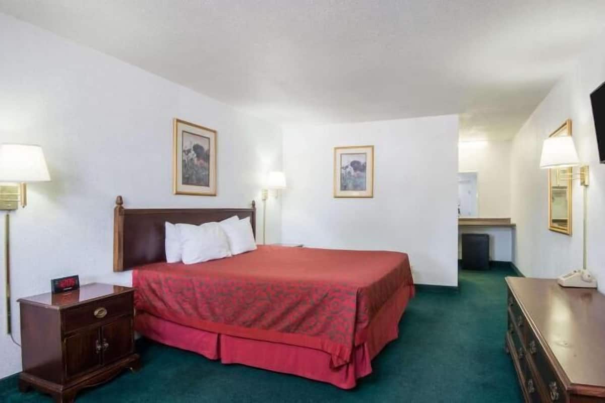 Free cribs/infant beds, rollaway beds, free WiFi, bed sheets