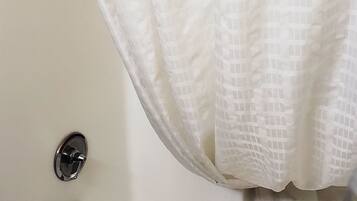 Free cots/infant beds, rollaway beds, free WiFi, bed sheets