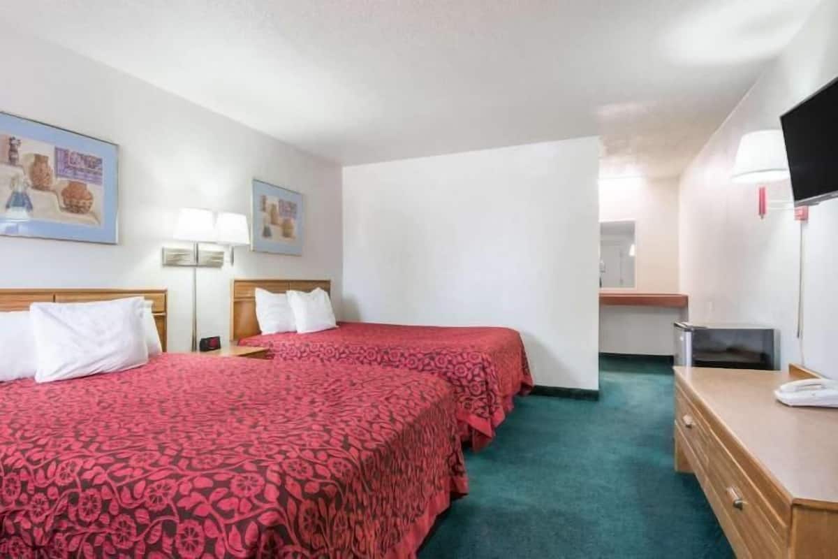 Free cribs/infant beds, rollaway beds, free WiFi, bed sheets