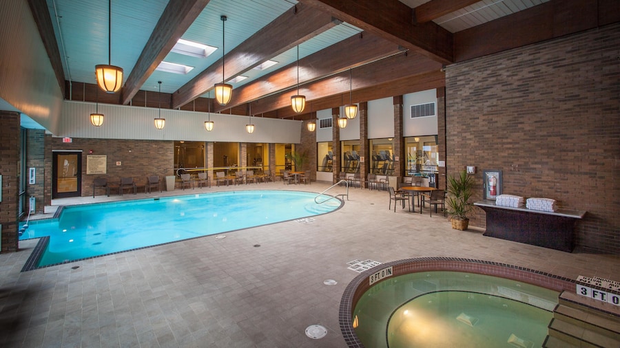 DoubleTree by Hilton Pittsburgh - Green Tree