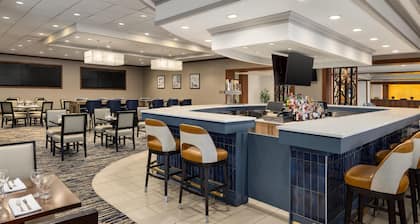 DoubleTree by Hilton Pittsburgh - Green Tree