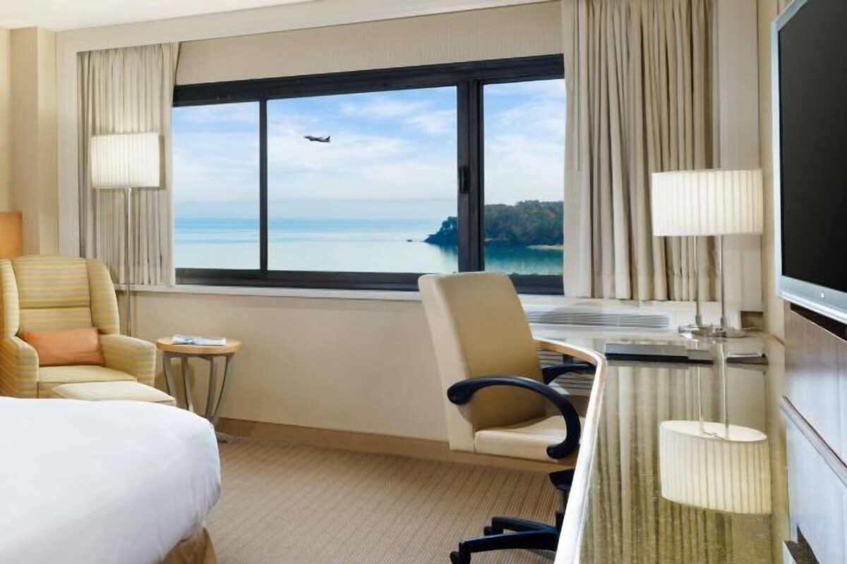 Two Double Suite with Bay View