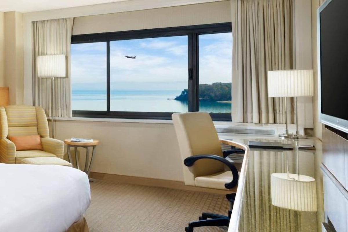 Two Double Suite with Bay View