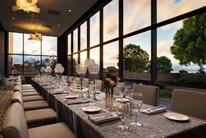 供应早餐，美洲菜