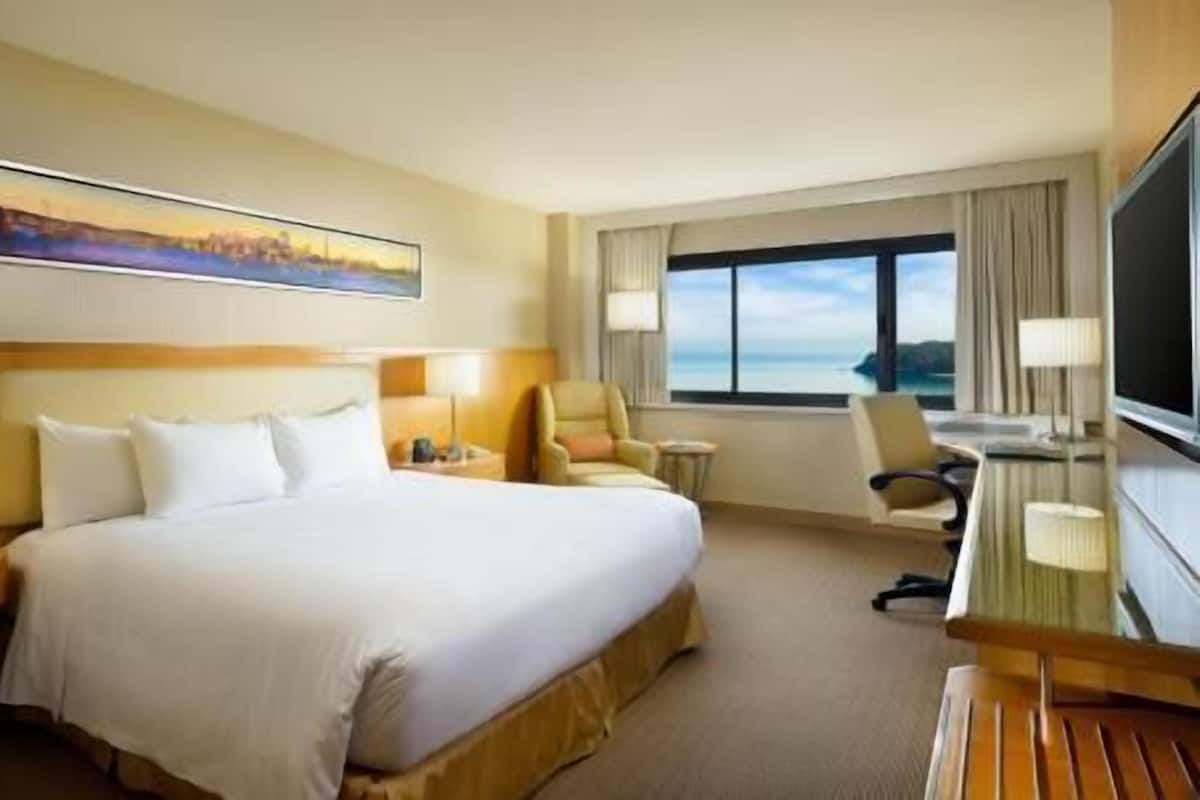 Premium bedding, pillowtop beds, in-room safe, desk