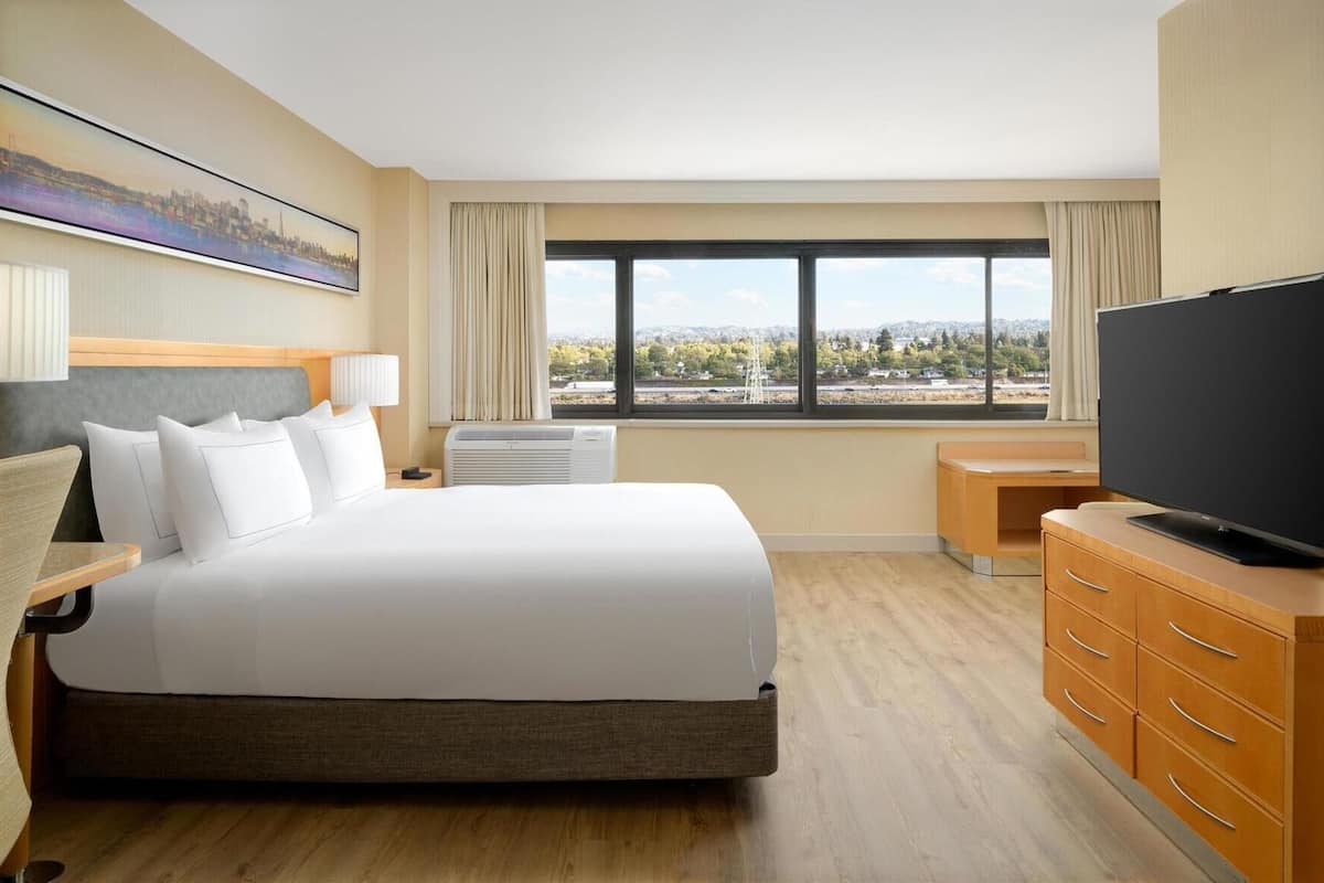 Premium bedding, pillowtop beds, in-room safe, desk