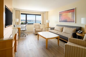 Junior Suite, 1 King Bed | Living area - Hilton San Francisco Airport Bayfront (Burlingame)