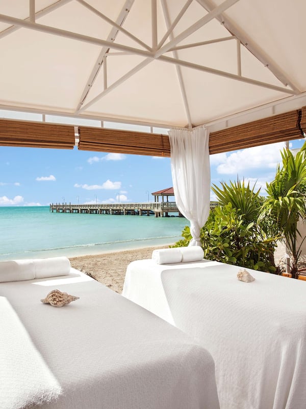 Couples treatment rooms, body treatments, hydrotherapy, aromatherapy