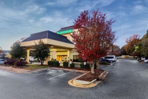 Exterior - Spark by Hilton Charlotte Airport North (Charlotte)