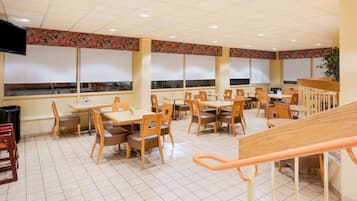 Free daily continental breakfast