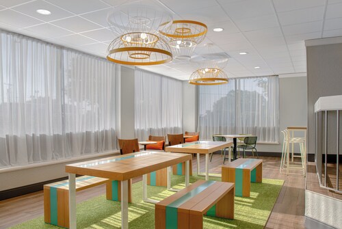 Spark by Hilton Charlotte Airport North