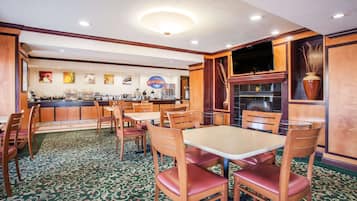 Desayuno continental incluido todos los días