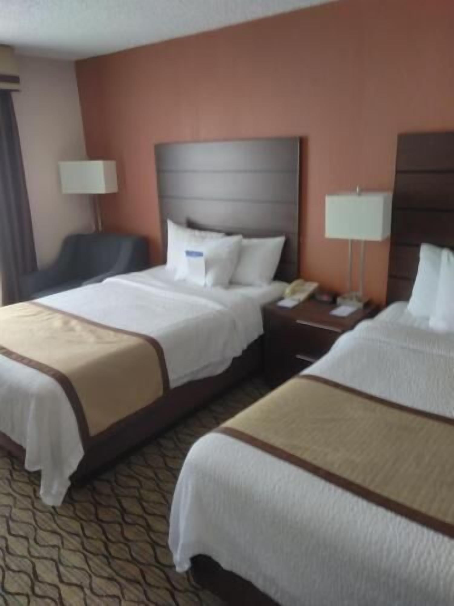 Premium bedding, in-room safe, desk, laptop workspace