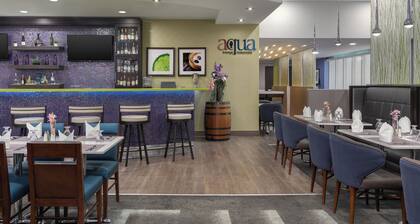 Crowne Plaza Kitchener-Waterloo by IHG