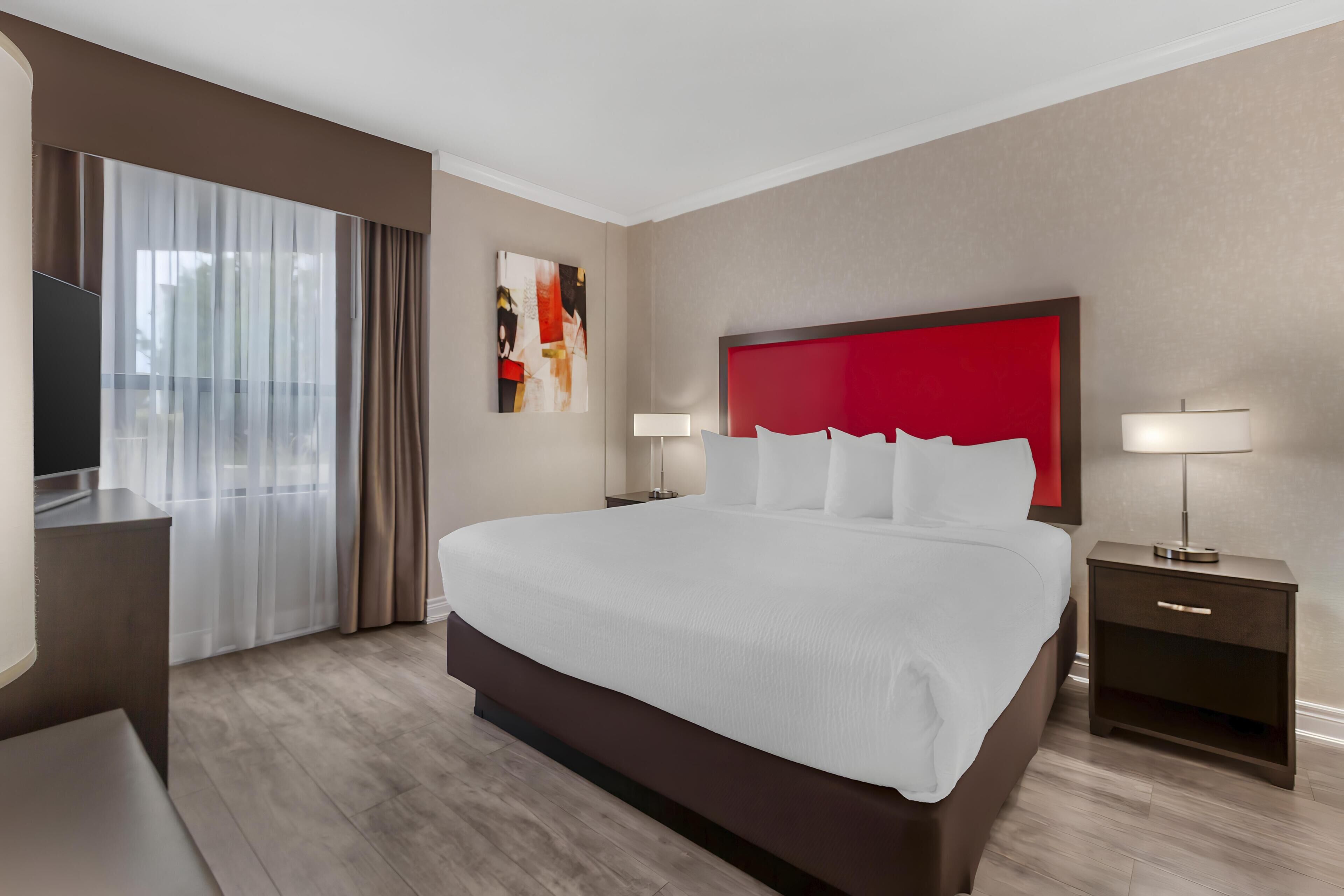 Suite, 1 King Bed, Accessible, Non Smoking