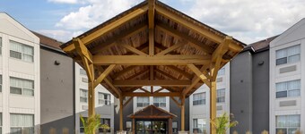 Best Western Plus Rose City Suites