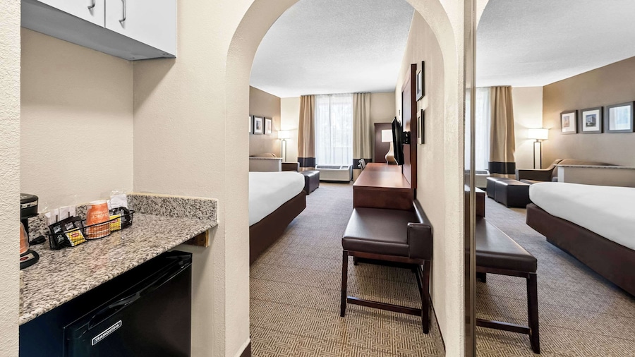 Comfort Inn & Suites Durham near Duke University